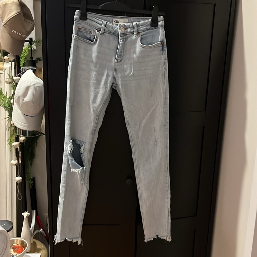 Zara distressed cropped denim